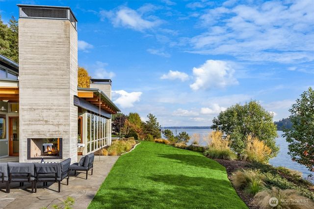 10403 NE Seaborn Road, Bainbridge Island, WA 98110