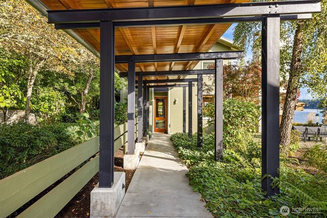 10403 NE Seaborn Road, Bainbridge Island, WA 98110