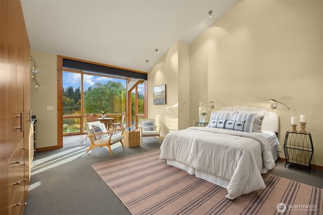 10403 NE Seaborn Road, Bainbridge Island, WA 98110