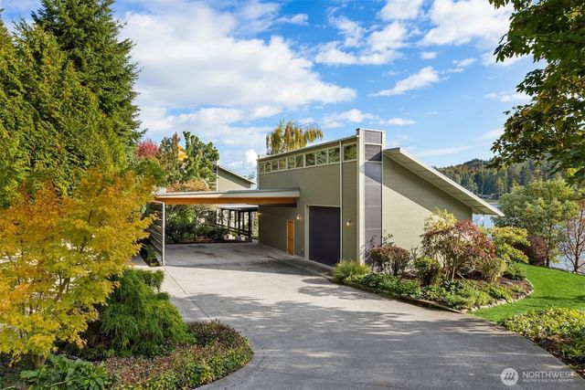10403 NE Seaborn Road, Bainbridge Island, WA 98110