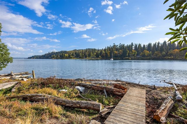 10403 NE Seaborn Road, Bainbridge Island, WA 98110