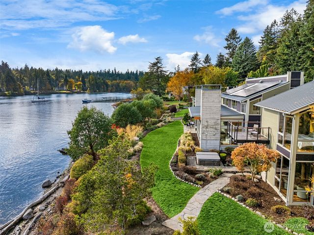 10403 NE Seaborn Road, Bainbridge Island, WA 98110