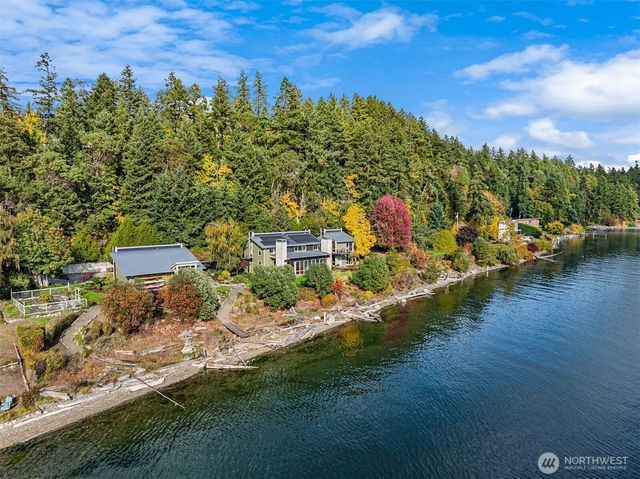 10403 NE Seaborn Road, Bainbridge Island, WA 98110