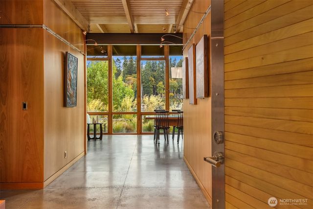 10403 NE Seaborn Road, Bainbridge Island, WA 98110