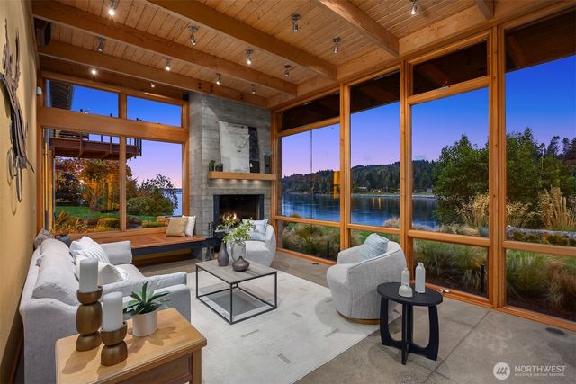 10403 NE Seaborn Road, Bainbridge Island, WA 98110