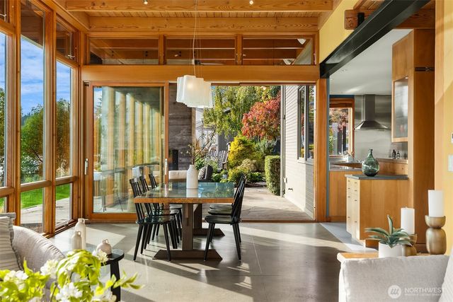 10403 NE Seaborn Road, Bainbridge Island, WA 98110