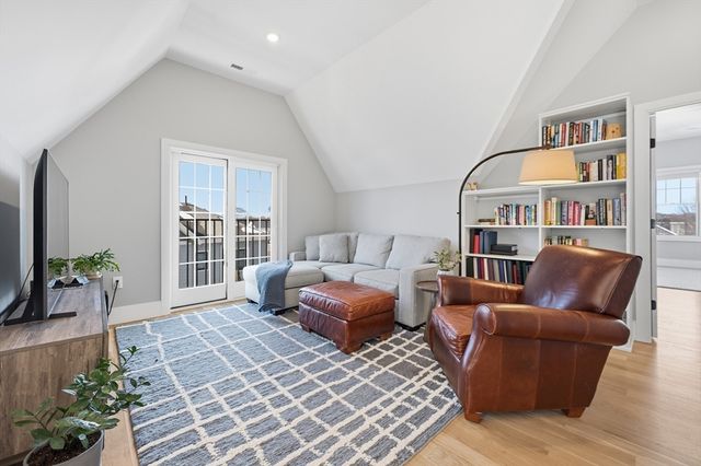 14 Maple St 14, Watertown, MA 02472