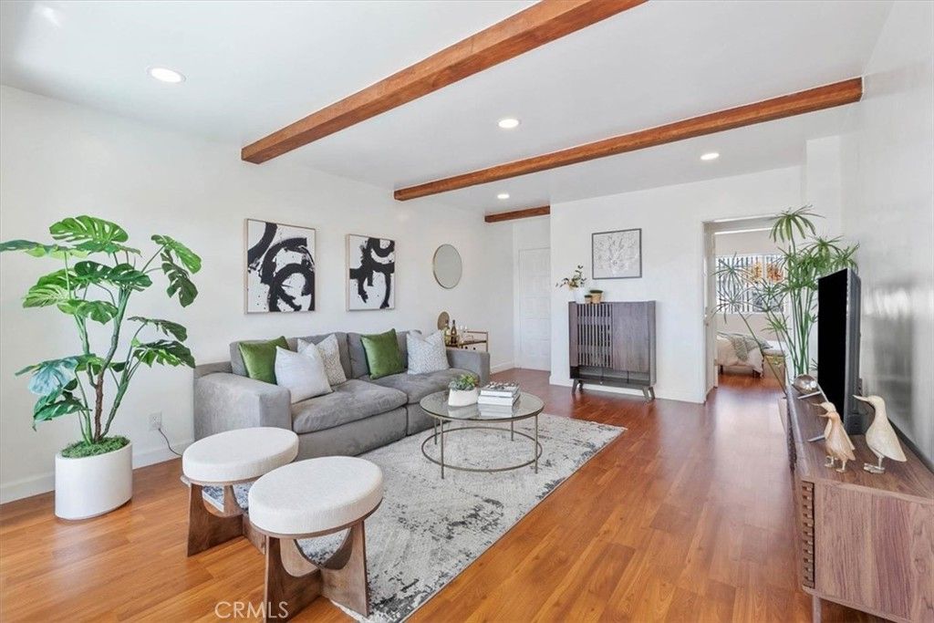 727 N Eucalyptus Avenue 18, Inglewood, CA 90302 — photo 2
