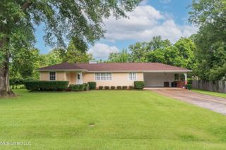 102 Sunrise Drive, Clinton, MS 39056