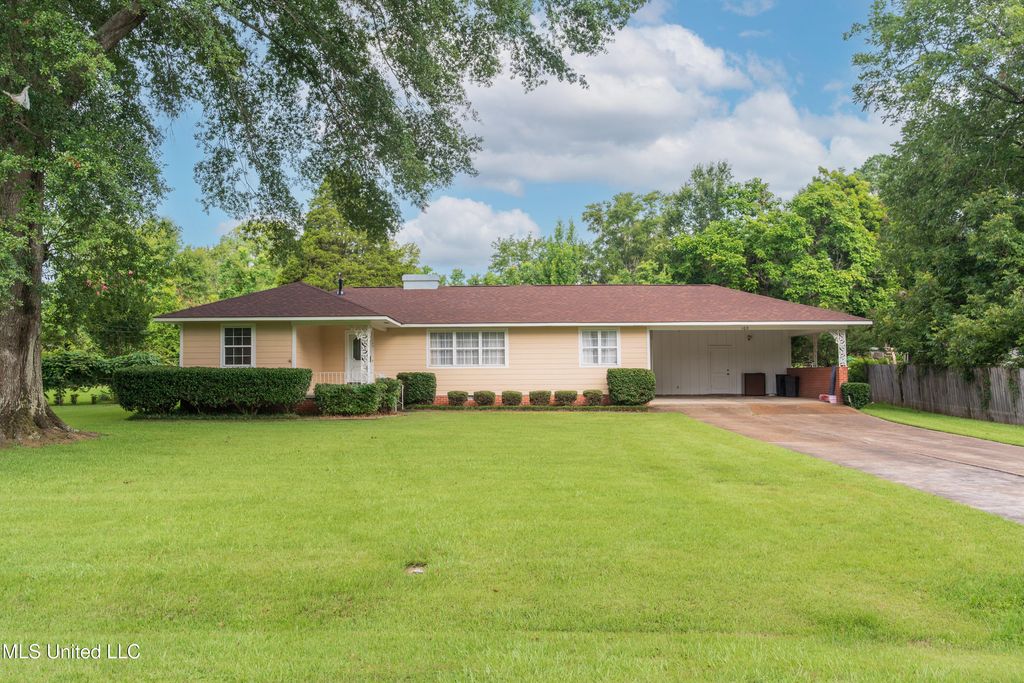 102 Sunrise Drive, Clinton, MS 39056