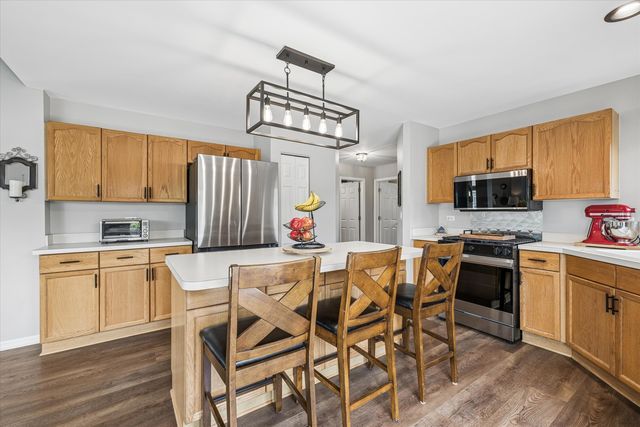3070 Melbourne Lane, Lake In The Hills, IL 60156