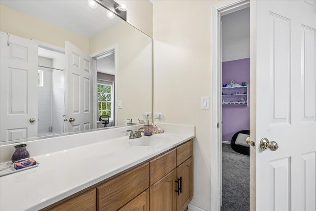 3070 Melbourne Lane, Lake In The Hills, IL 60156
