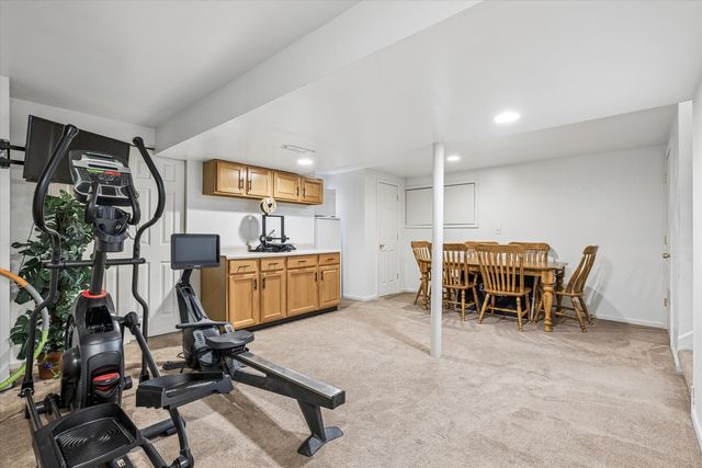 3070 Melbourne Lane, Lake In The Hills, IL 60156