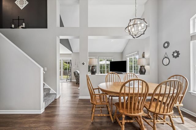 3070 Melbourne Lane, Lake In The Hills, IL 60156