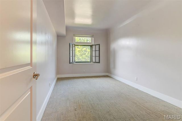 607 Westgate Avenue E, University City, MO 63130