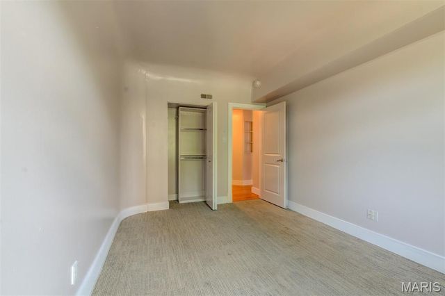 607 Westgate Avenue E, University City, MO 63130