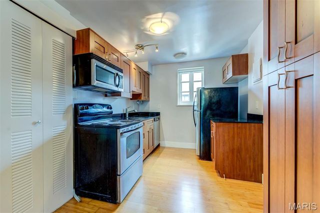 607 Westgate Avenue E, University City, MO 63130
