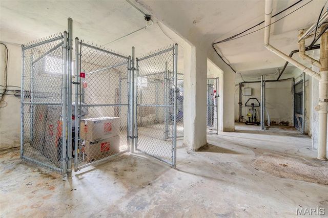 607 Westgate Avenue E, University City, MO 63130