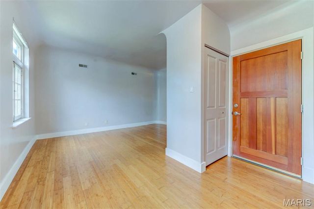 607 Westgate Avenue E, University City, MO 63130