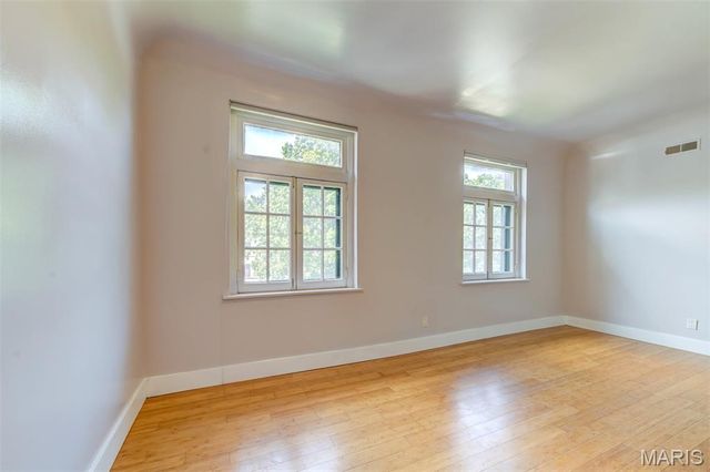 607 Westgate Avenue E, University City, MO 63130