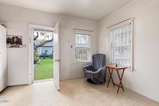 424 W Arbor Vitae Street, Inglewood, CA 90301