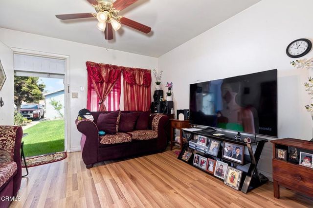 424 W Arbor Vitae Street, Inglewood, CA 90301