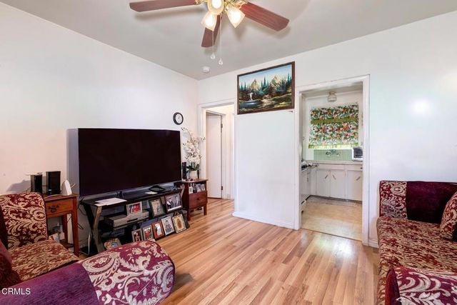 424 W Arbor Vitae Street, Inglewood, CA 90301
