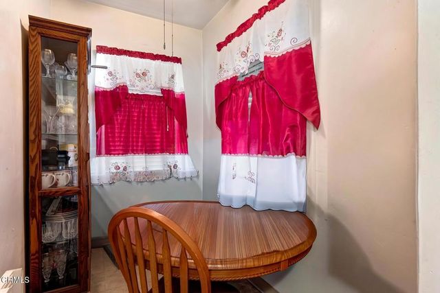 424 W Arbor Vitae Street, Inglewood, CA 90301