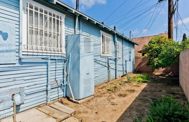 424 W Arbor Vitae Street, Inglewood, CA 90301