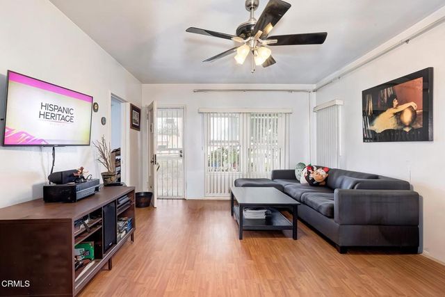 424 W Arbor Vitae Street, Inglewood, CA 90301
