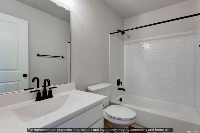 226 Brood Dr, Adkins, TX 78101