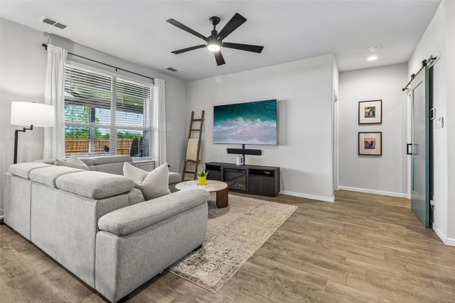 304 Crowfoot Drive, Fort Worth, TX 76131