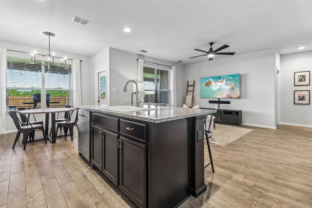 304 Crowfoot Drive, Fort Worth, TX 76131