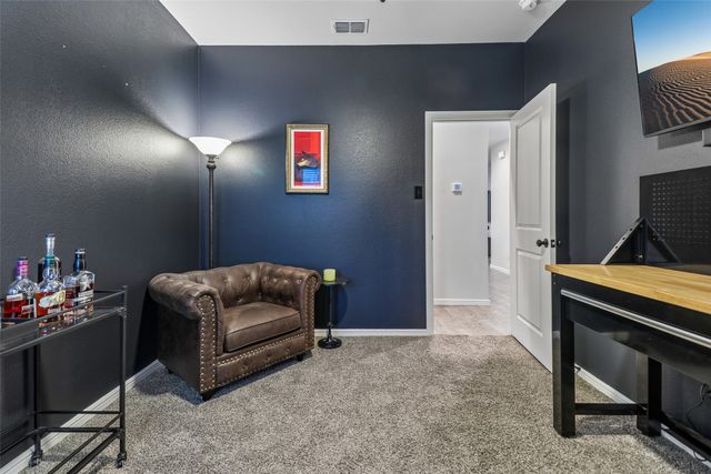 304 Crowfoot Drive, Fort Worth, TX 76131