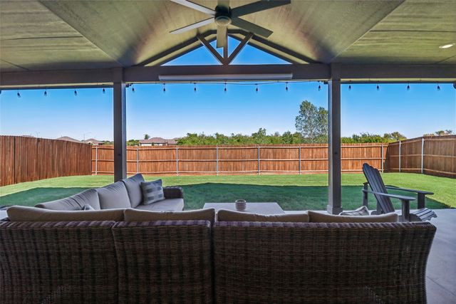 304 Crowfoot Drive, Fort Worth, TX 76131