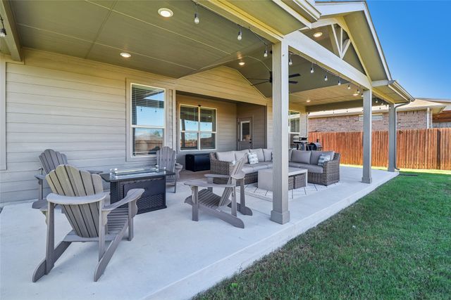 304 Crowfoot Drive, Fort Worth, TX 76131