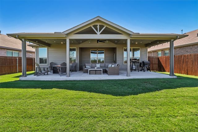 304 Crowfoot Drive, Fort Worth, TX 76131