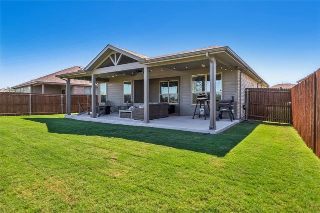 304 Crowfoot Drive, Fort Worth, TX 76131