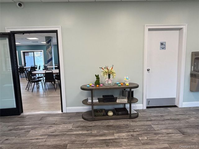 141 Cambridge Drive E 141, Copiague, NY 11726
