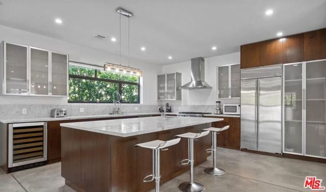 800 N Harper Avenue, Los Angeles, CA 90046