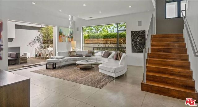 800 N Harper Avenue, Los Angeles, CA 90046