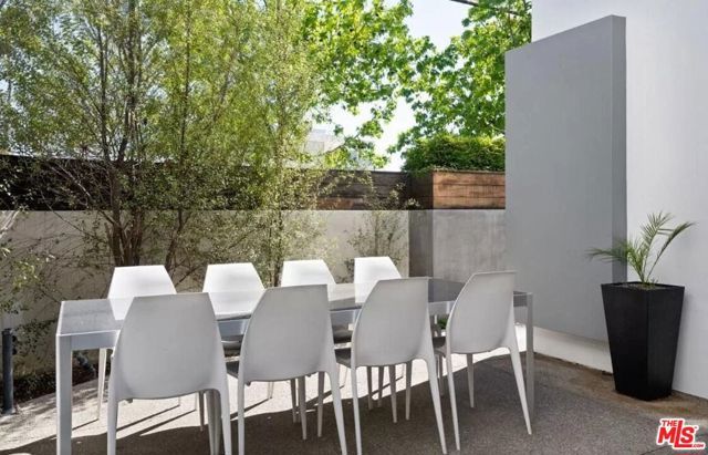 800 N Harper Avenue, Los Angeles, CA 90046