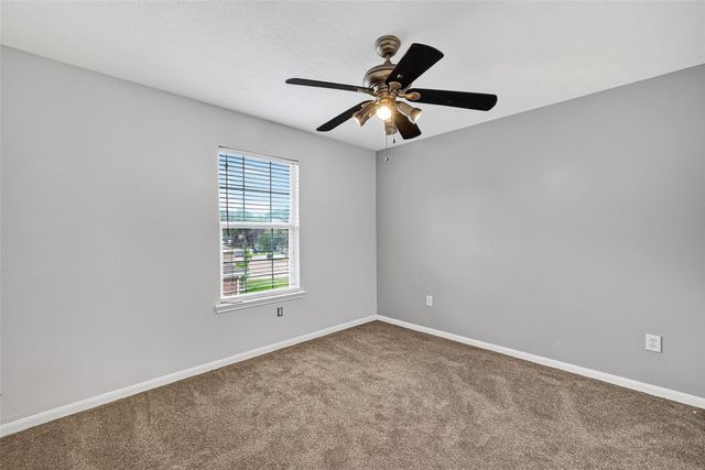 638 Meadow Knoll Drive, Stafford, TX 77477