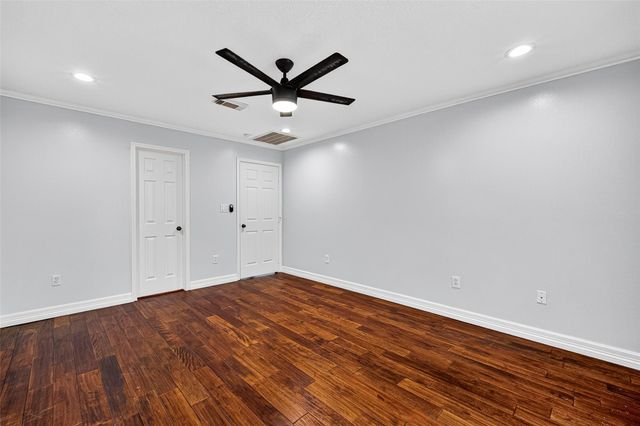 638 Meadow Knoll Drive, Stafford, TX 77477