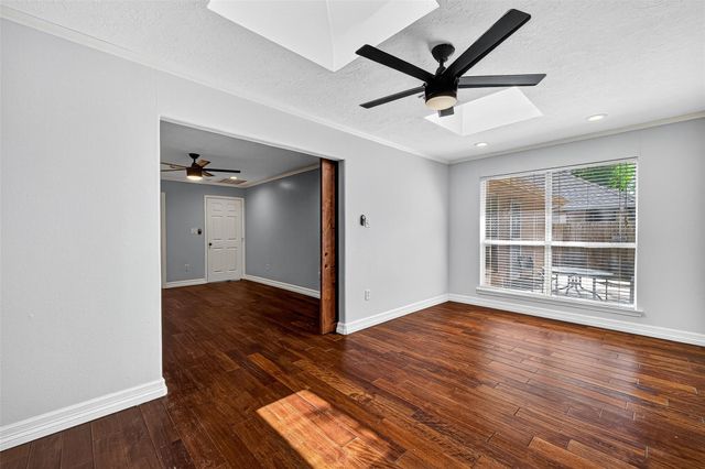 638 Meadow Knoll Drive, Stafford, TX 77477