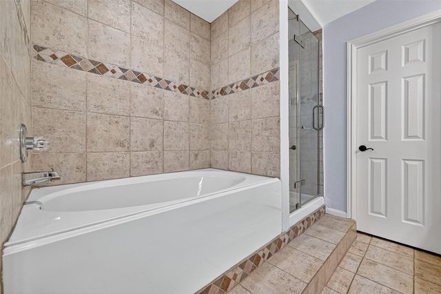 638 Meadow Knoll Drive, Stafford, TX 77477