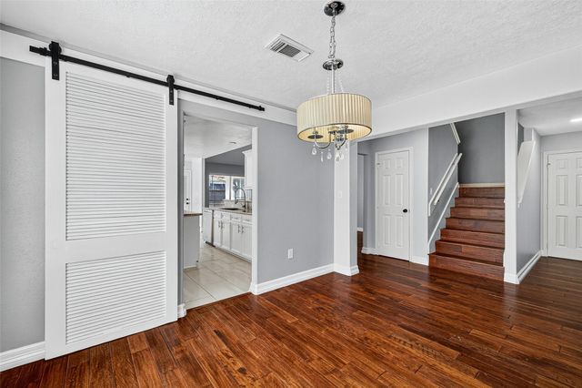 638 Meadow Knoll Drive, Stafford, TX 77477