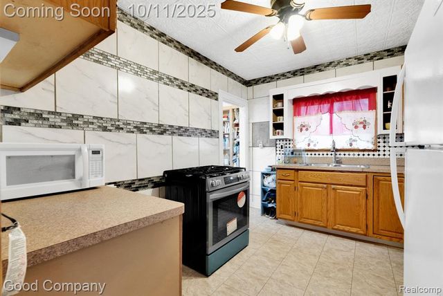 8459 Timken Avenue, Warren, MI 48089