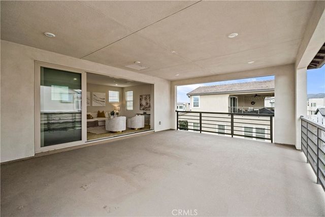 185 Frame, Irvine, CA 92618