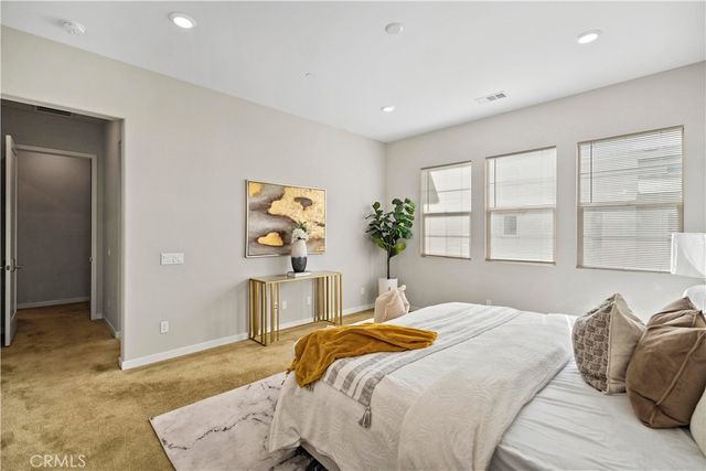 185 Frame, Irvine, CA 92618